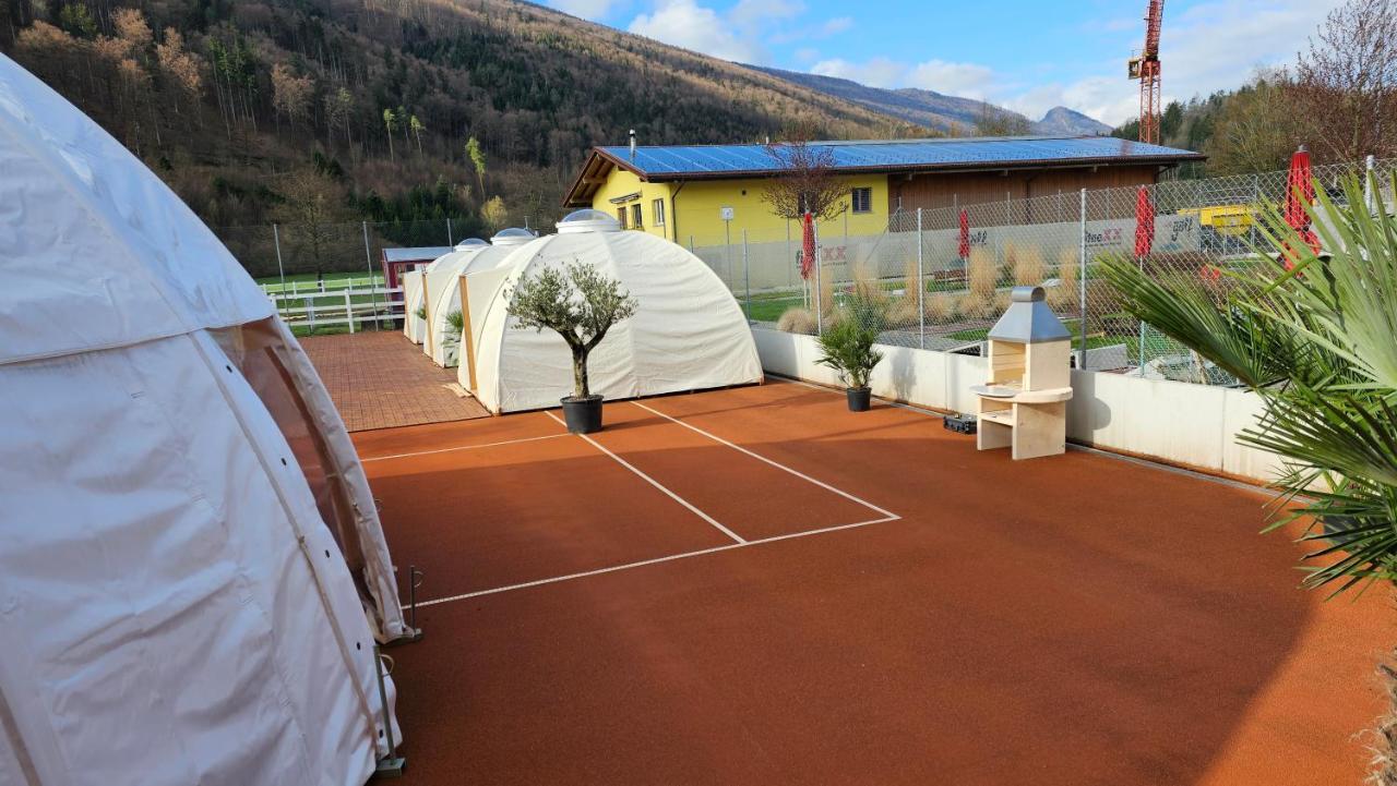 Hotel Fitnexx Zelt-Dorf Balsthal Esterno foto