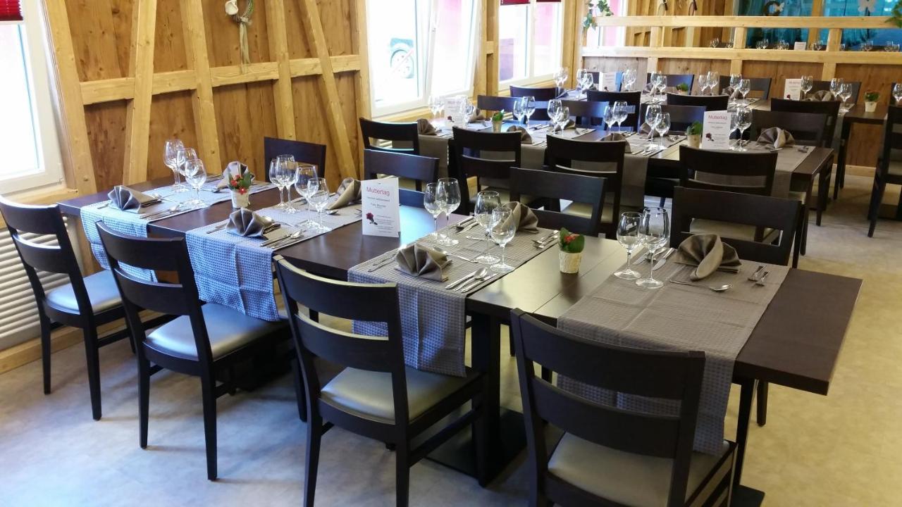 Hotel Fitnexx Zelt-Dorf Balsthal Esterno foto