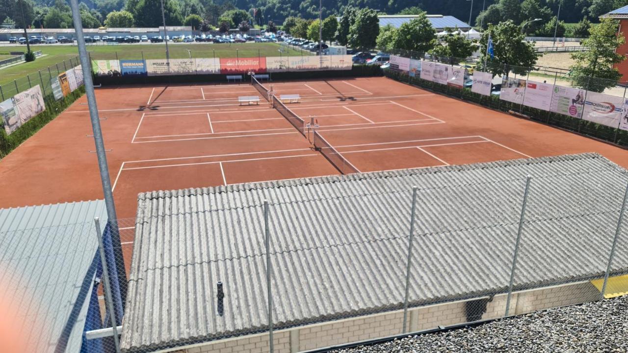 Hotel Fitnexx Zelt-Dorf Balsthal Esterno foto